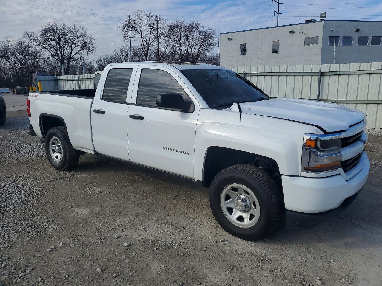 2016 CHEVROLET SILVERADO K1500 photo 4