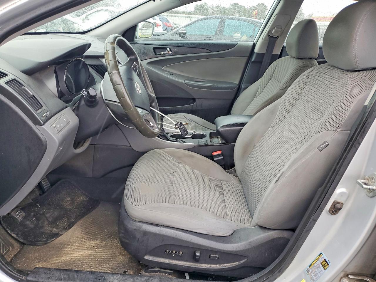 2013 HYUNDAI SONATA GLS photo 13