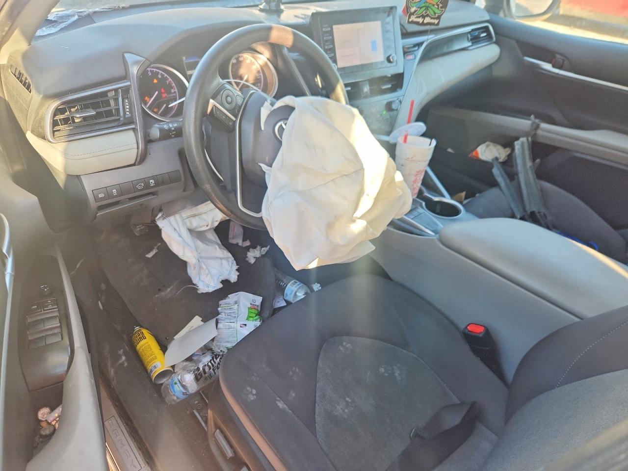 2023 TOYOTA CAMRY LE photo 8