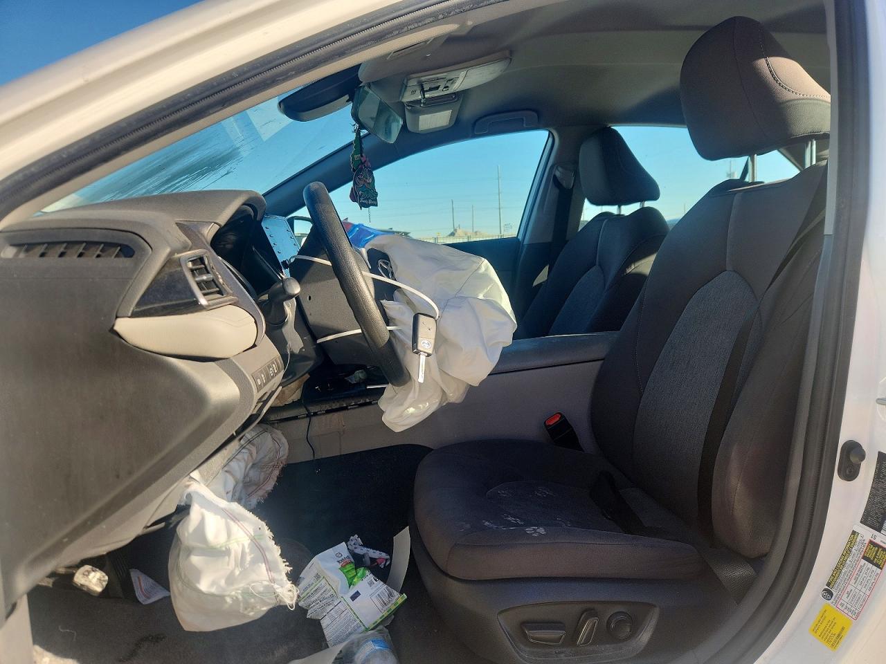 2023 TOYOTA CAMRY LE photo 7