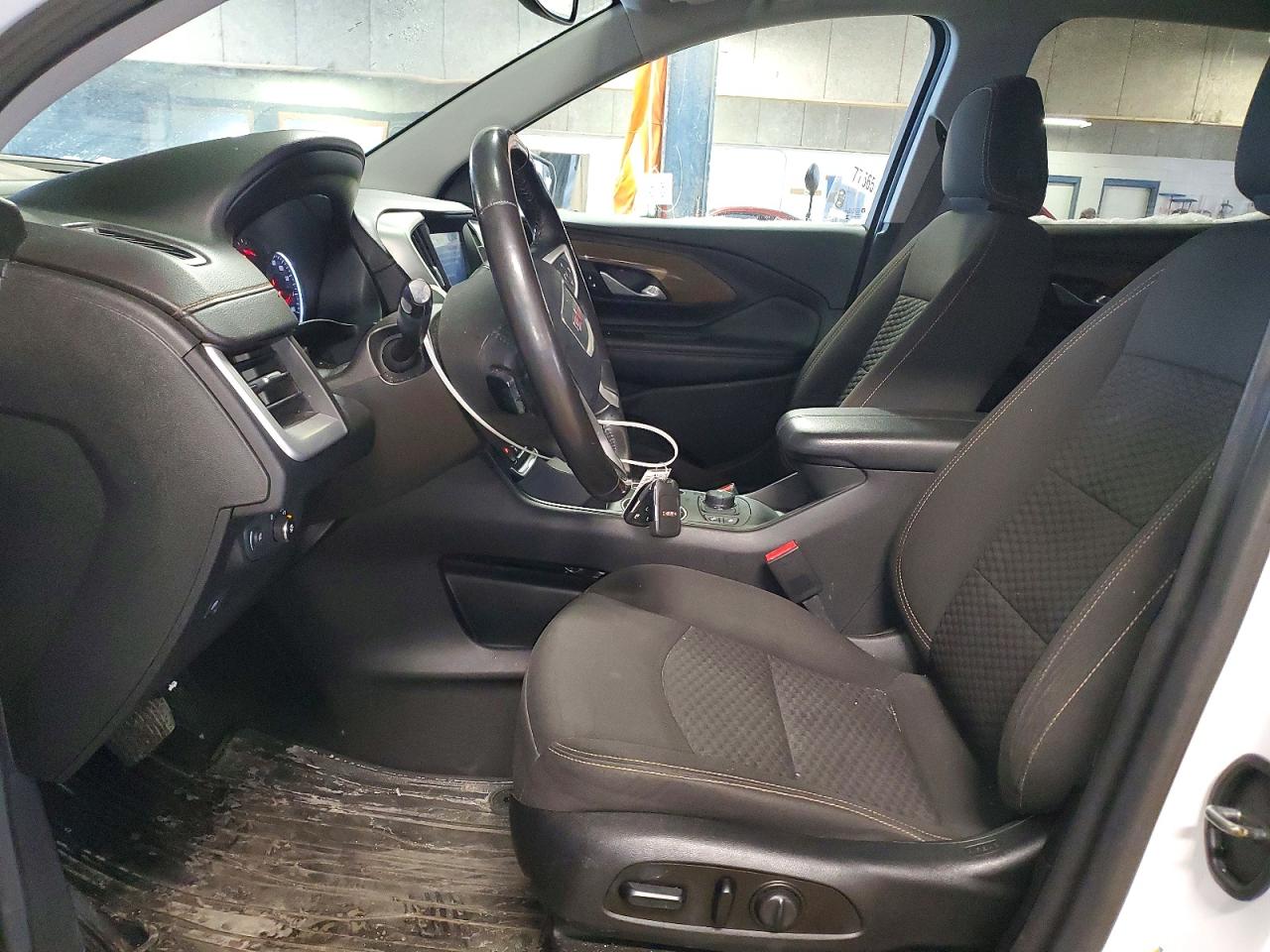 2019 GMC TERRAIN SLE photo 13