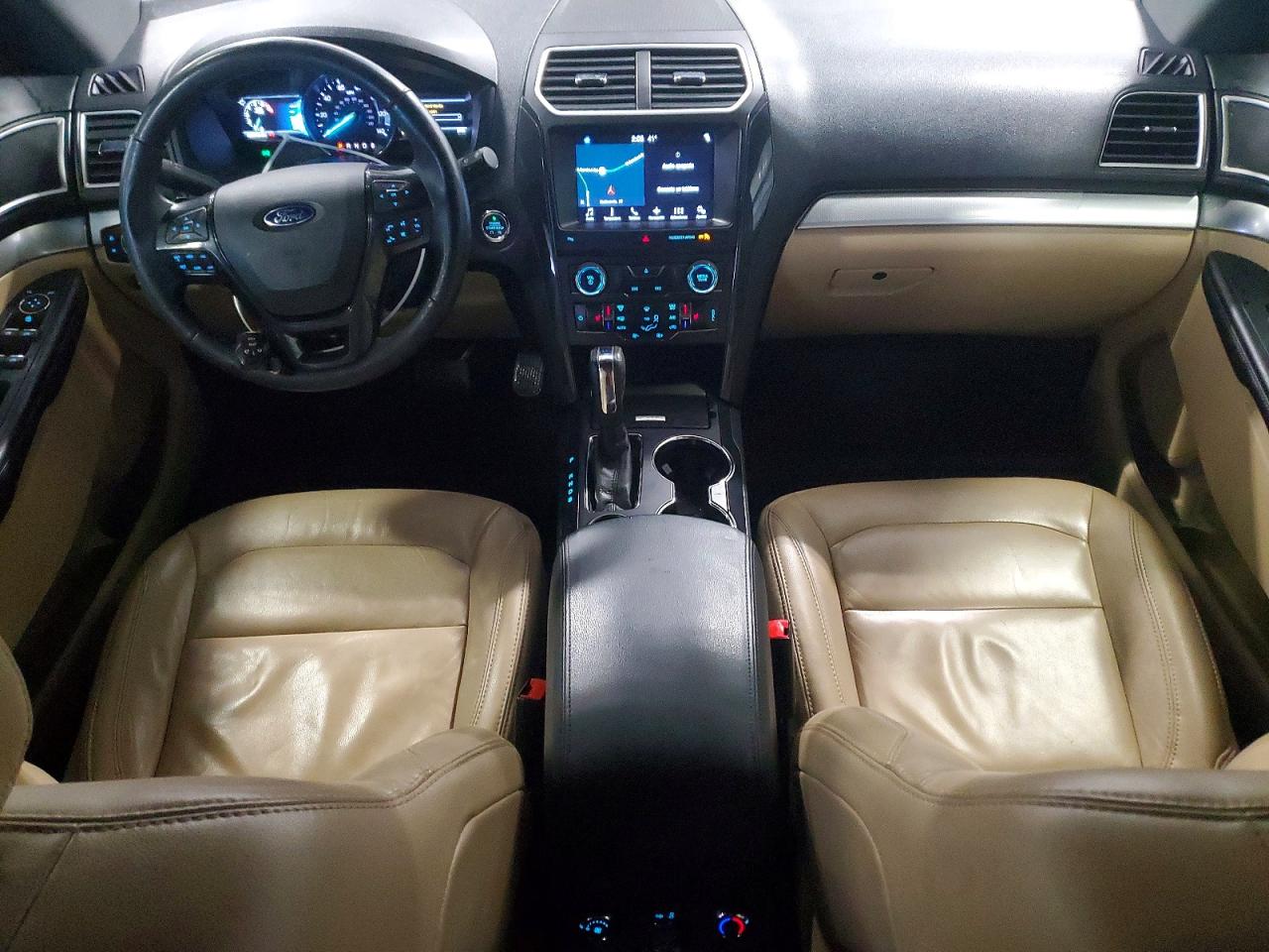 2017 FORD EXPLORER XLT photo 8