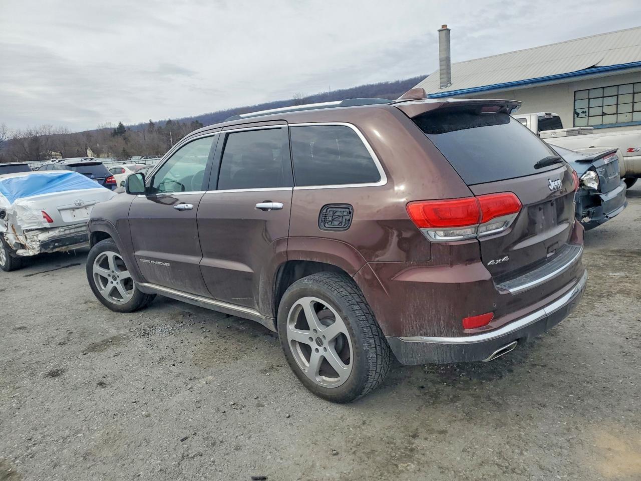 2014 JEEP GRAND CHEROKEE SUMMIT photo 4