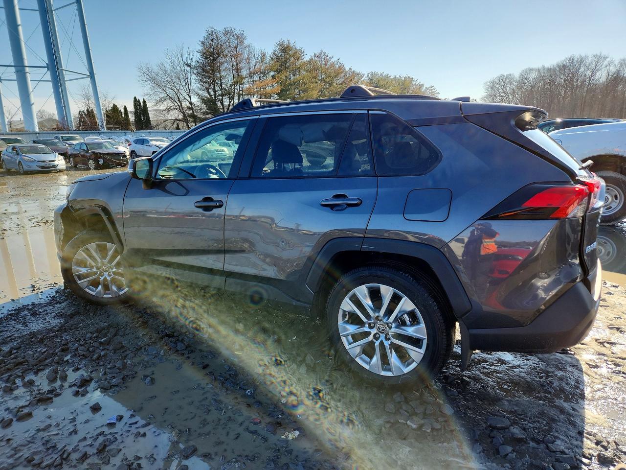 2025 TOYOTA RAV4 XLE PREMIUM photo 3