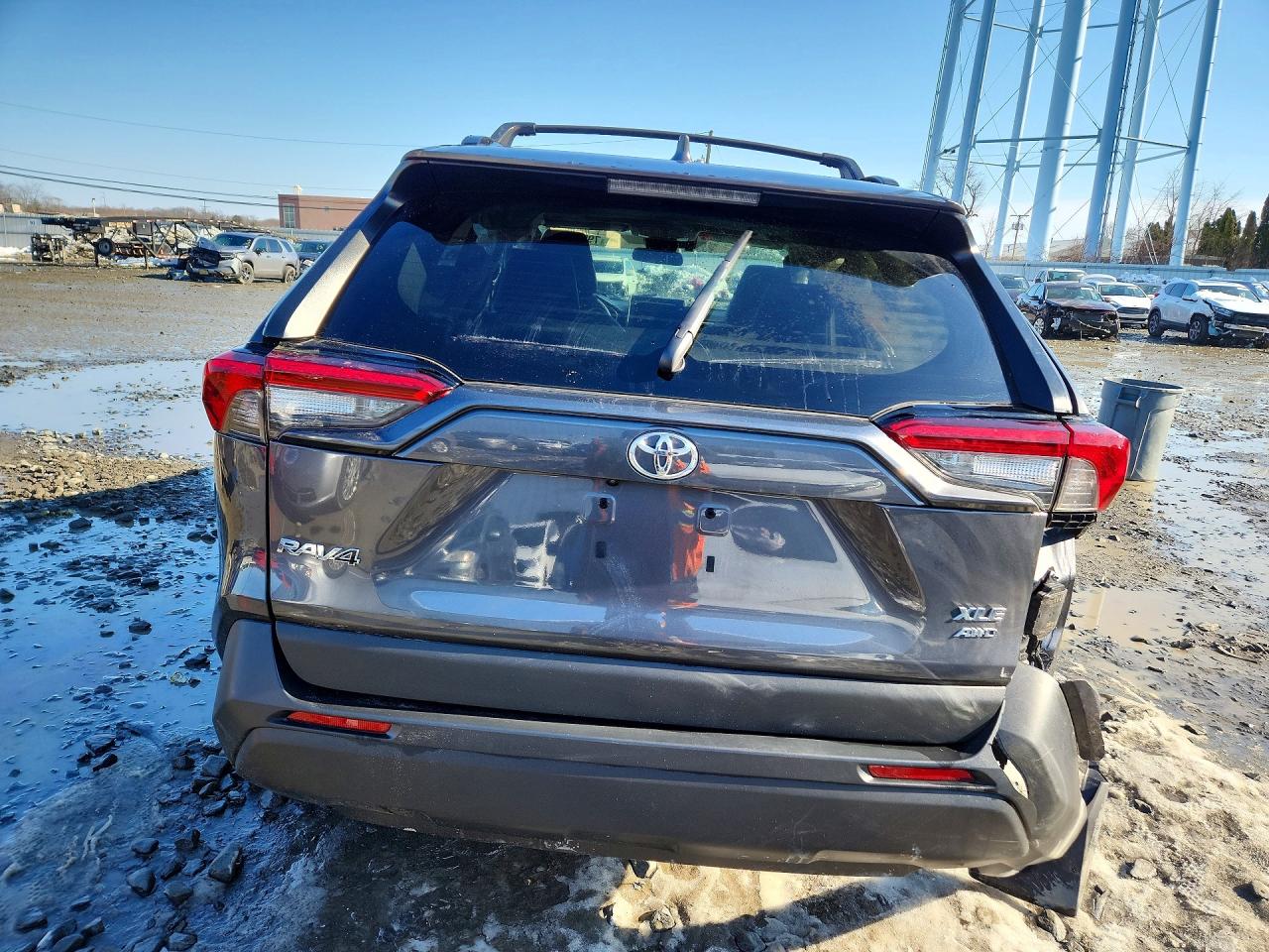 2025 TOYOTA RAV4 XLE PREMIUM photo 11