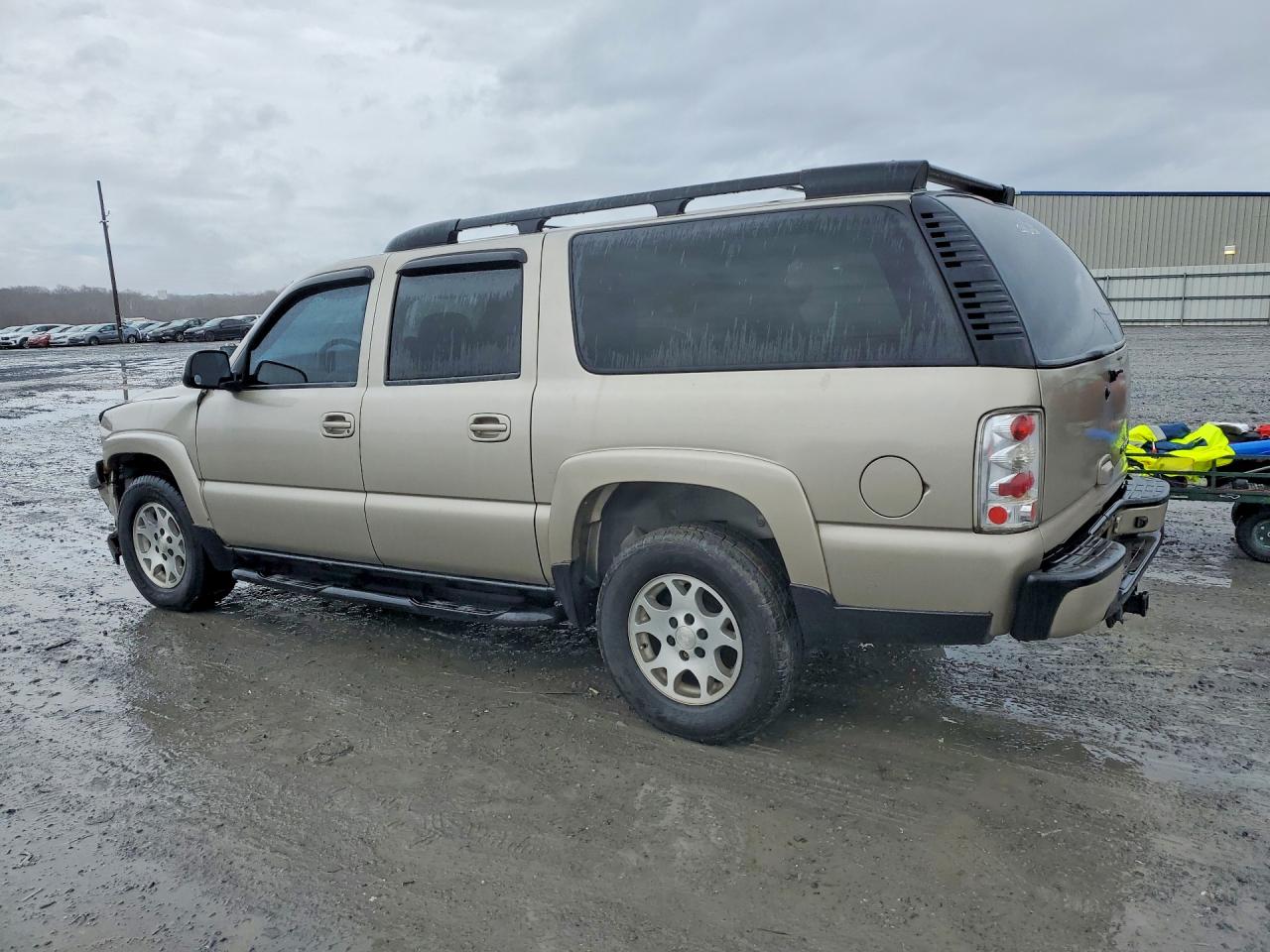 2003 CHEVROLET SUBURBAN K1500 photo 2