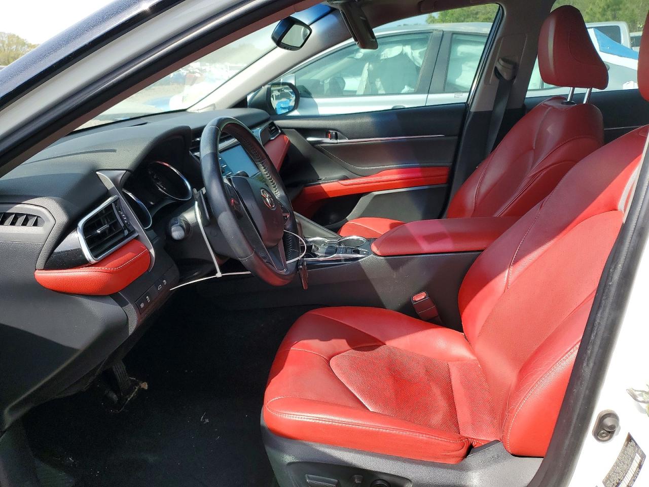 2018 TOYOTA CAMRY XSE photo 13