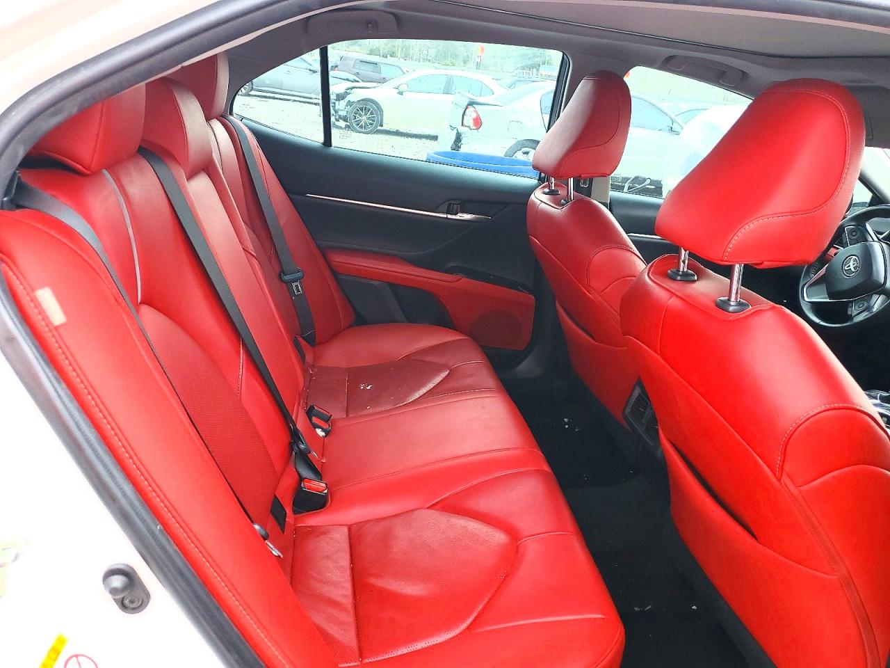 2018 TOYOTA CAMRY XSE photo 19
