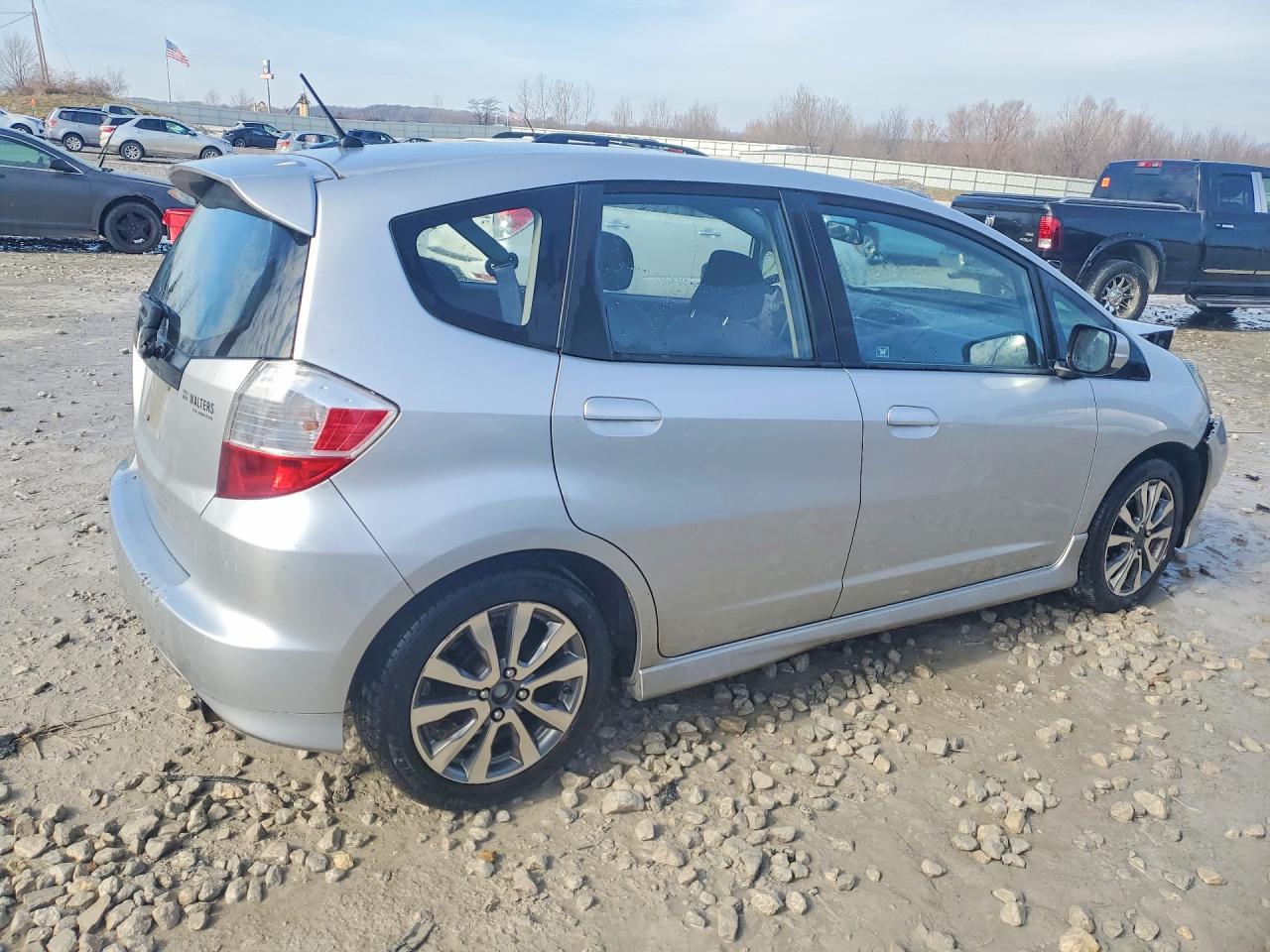 2013 HONDA FIT SPORT photo 5