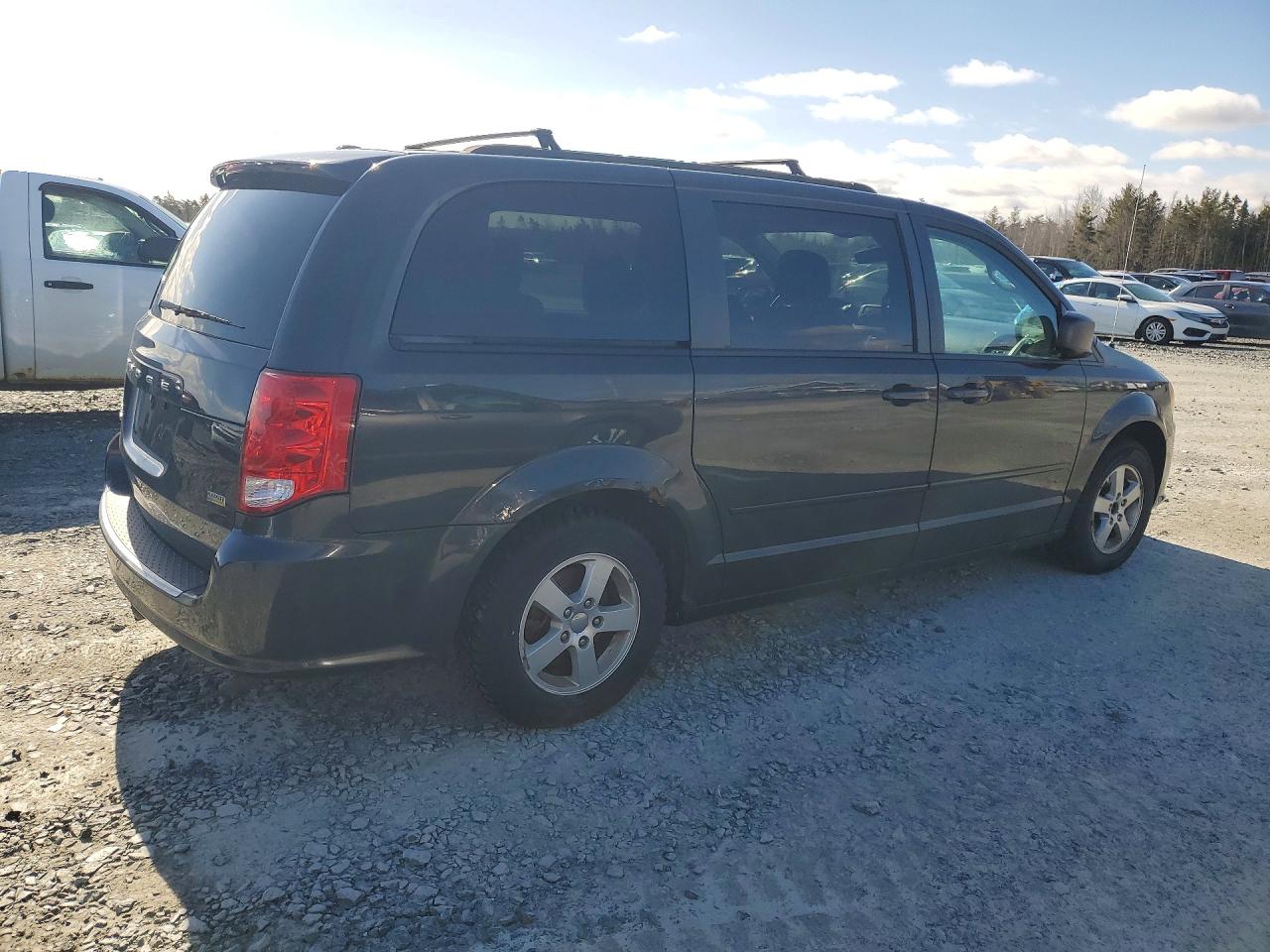 2012 DODGE GRAND CARAVAN SE photo 5