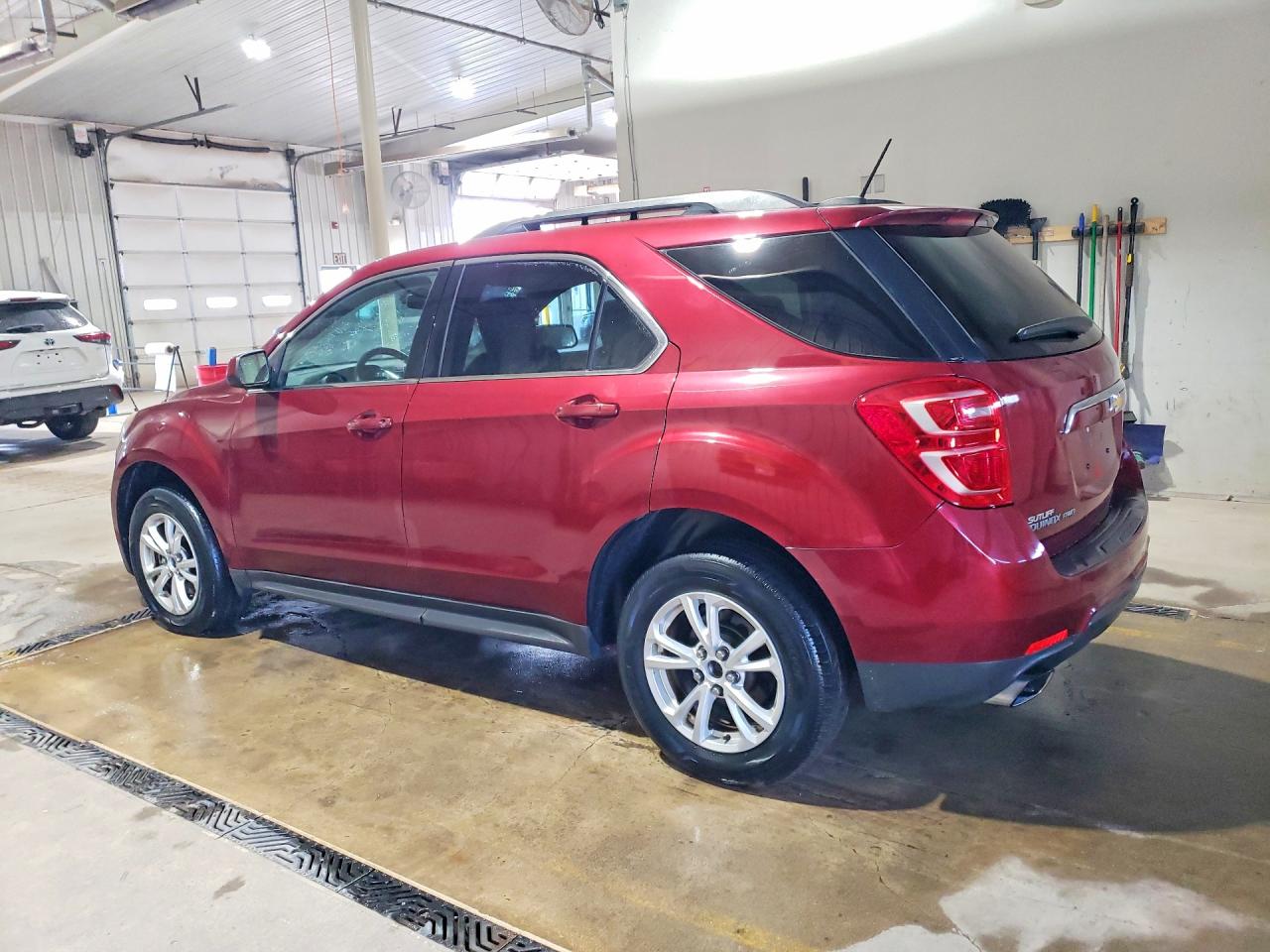 2017 CHEVROLET EQUINOX LT photo 3