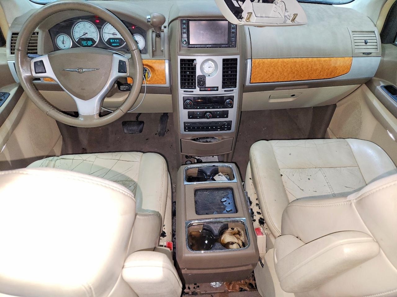2010 CHRYSLER TOWN & COUNTRY LIMITED photo 8