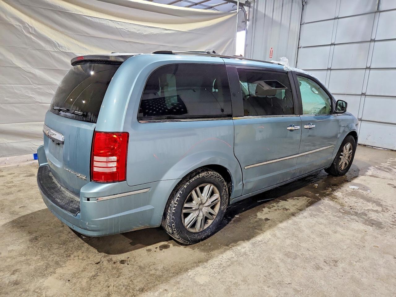 2010 CHRYSLER TOWN & COUNTRY LIMITED photo 3