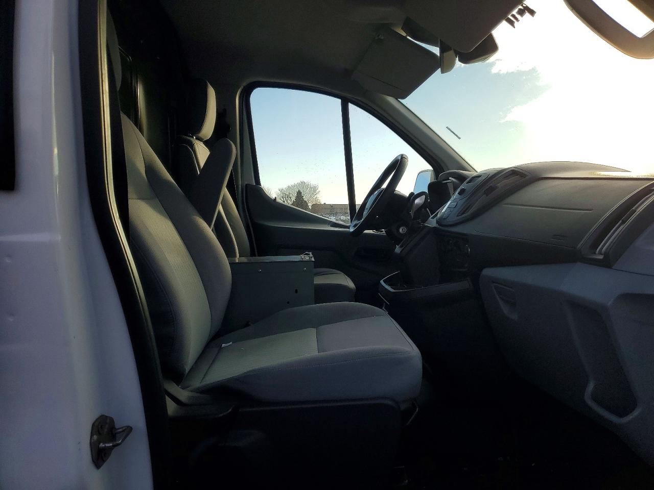 2017 FORD TRANSIT T-250 photo 28