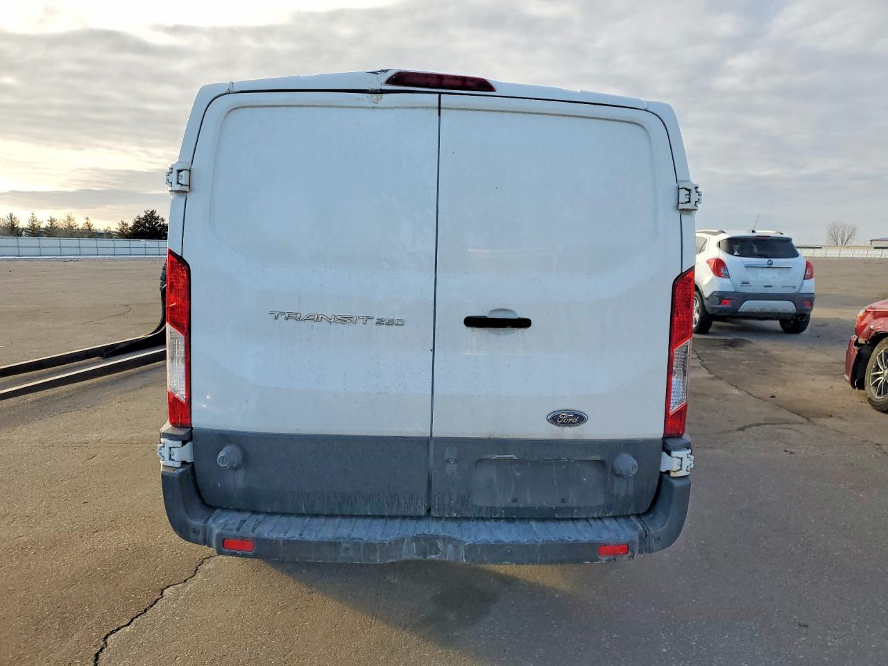 2017 FORD TRANSIT T-250 photo 16