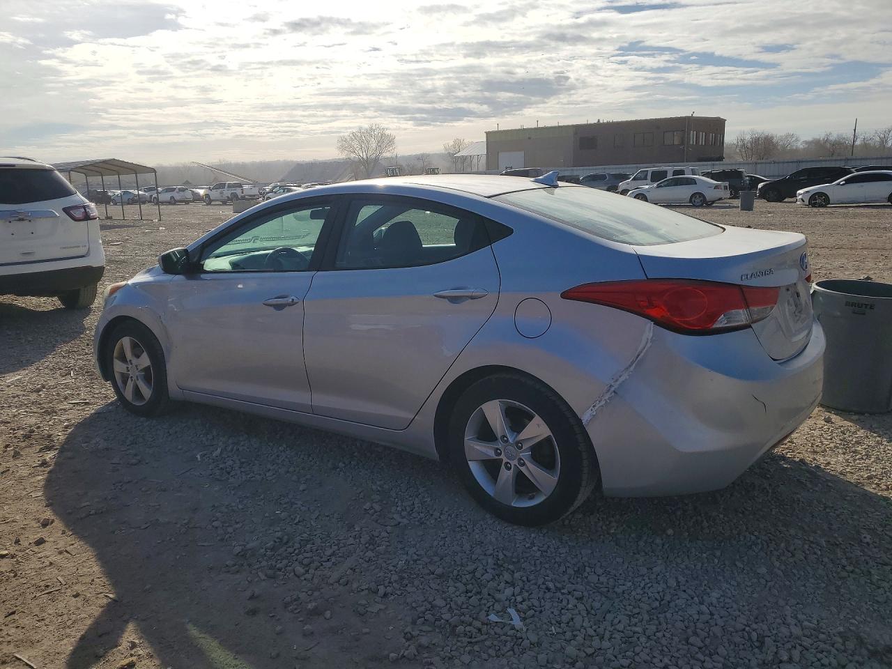 2013 HYUNDAI ELANTRA GLS photo 2