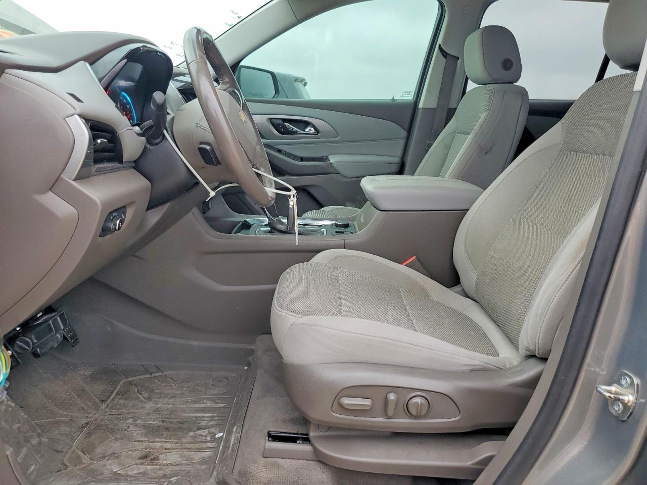 2019 CHEVROLET TRAVERSE LT photo 13