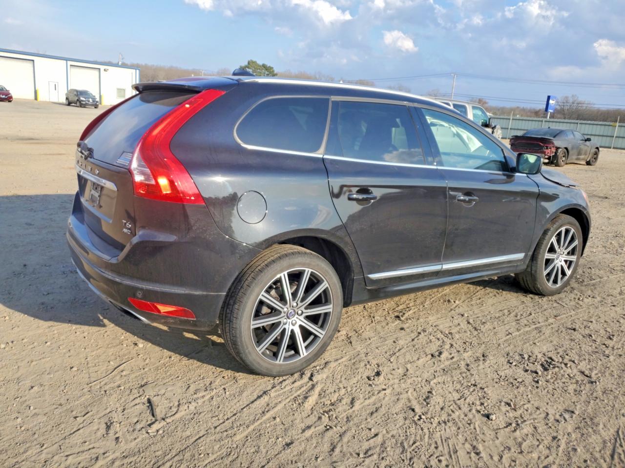 2016 VOLVO XC60 T6 PLATINUM photo 7