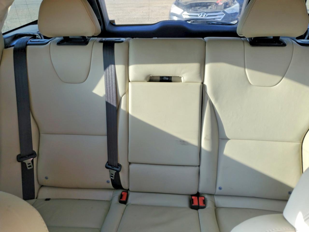2016 VOLVO XC60 T6 PLATINUM photo 28