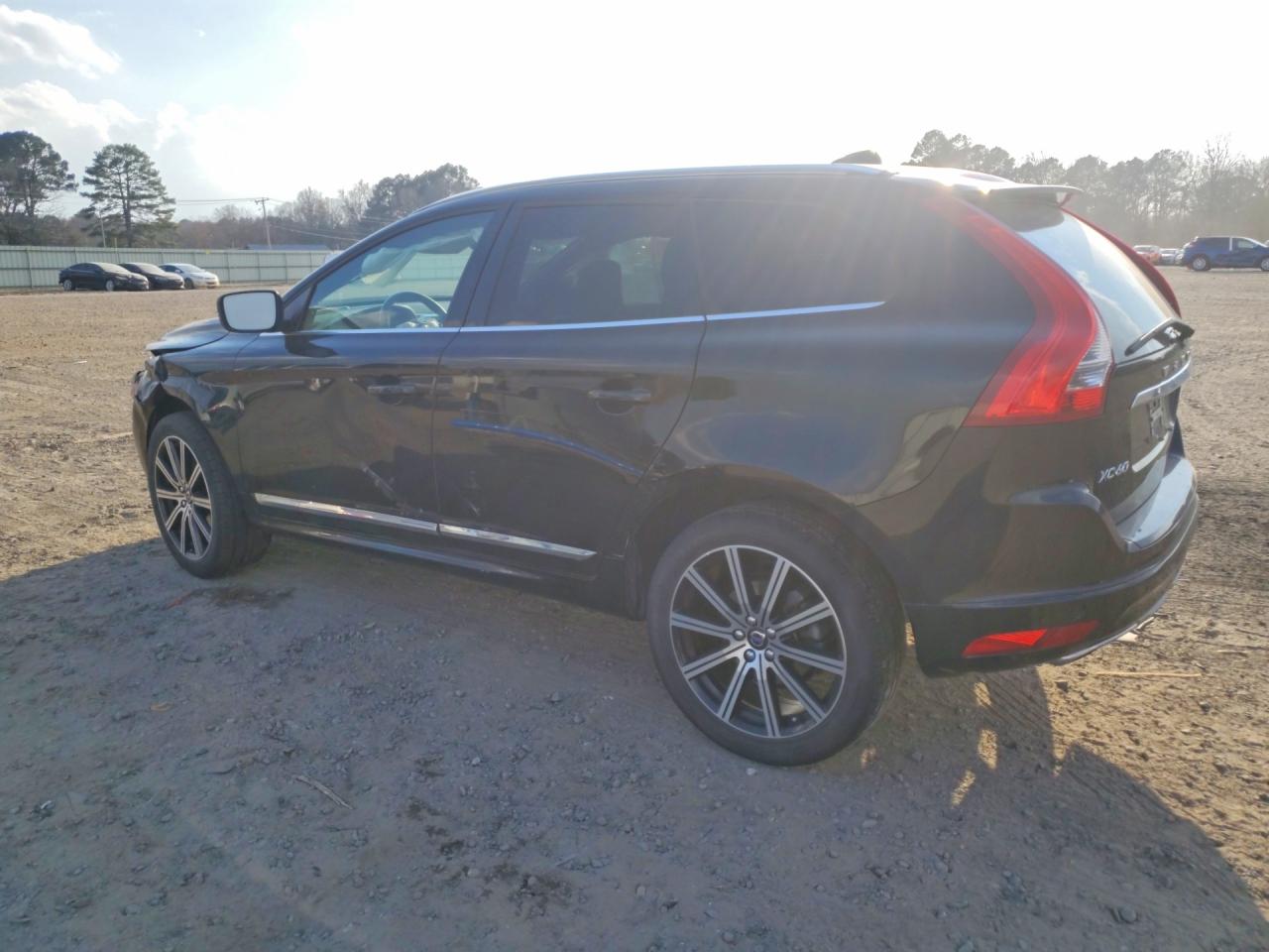 2016 VOLVO XC60 T6 PLATINUM photo 4