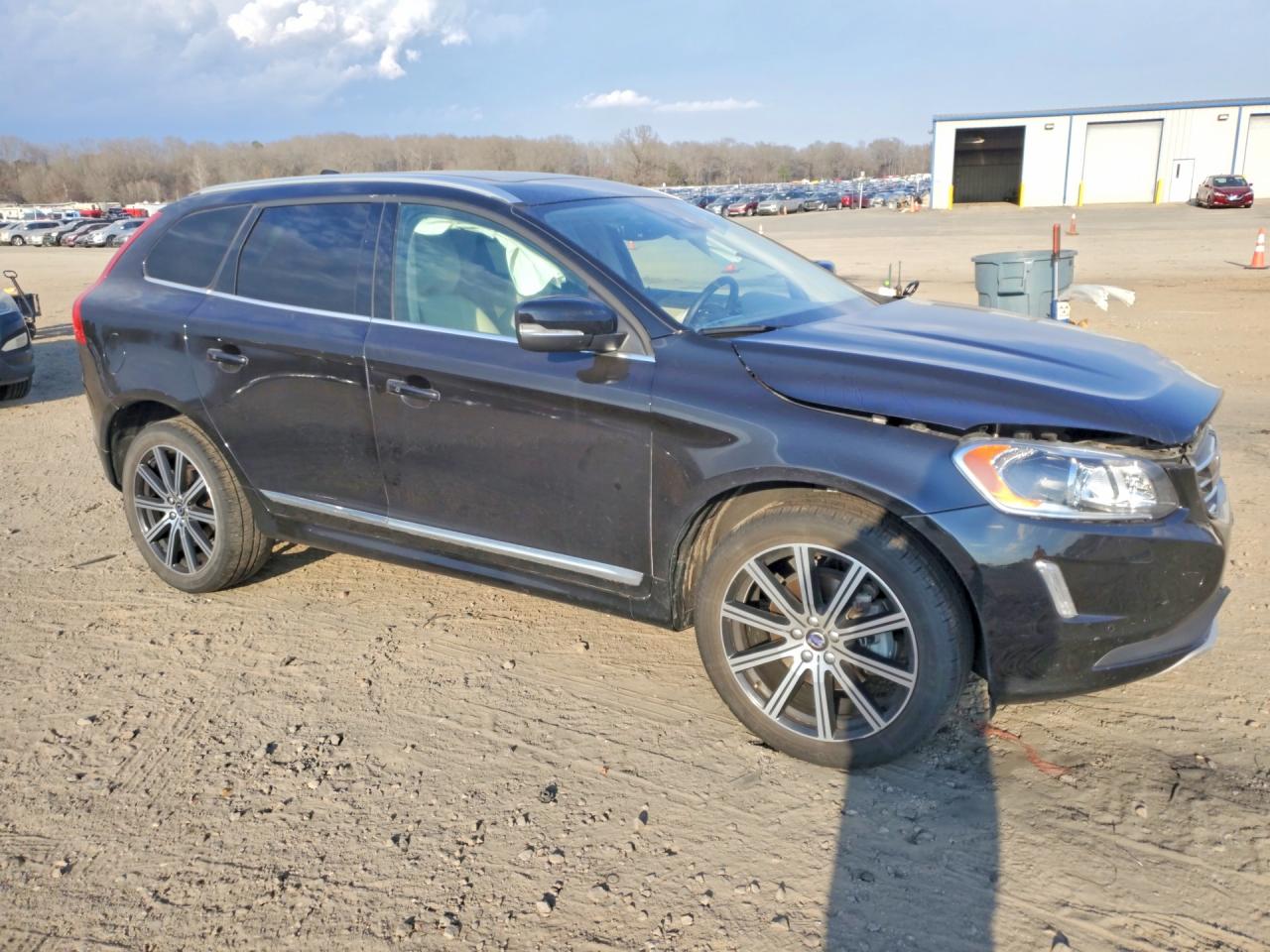 2016 VOLVO XC60 T6 PLATINUM photo 10