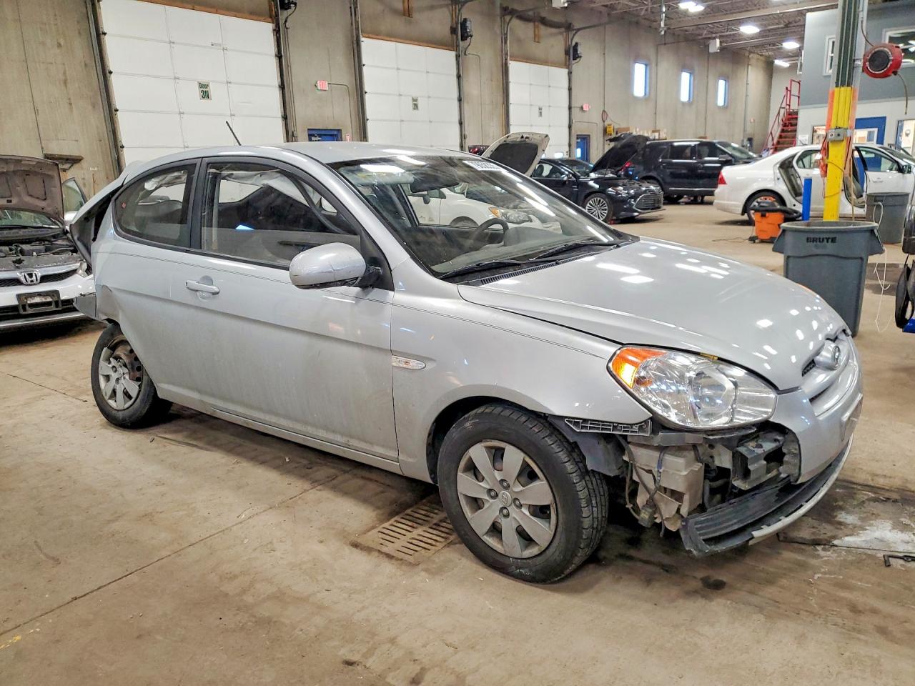 2010 HYUNDAI ACCENT GS photo 4