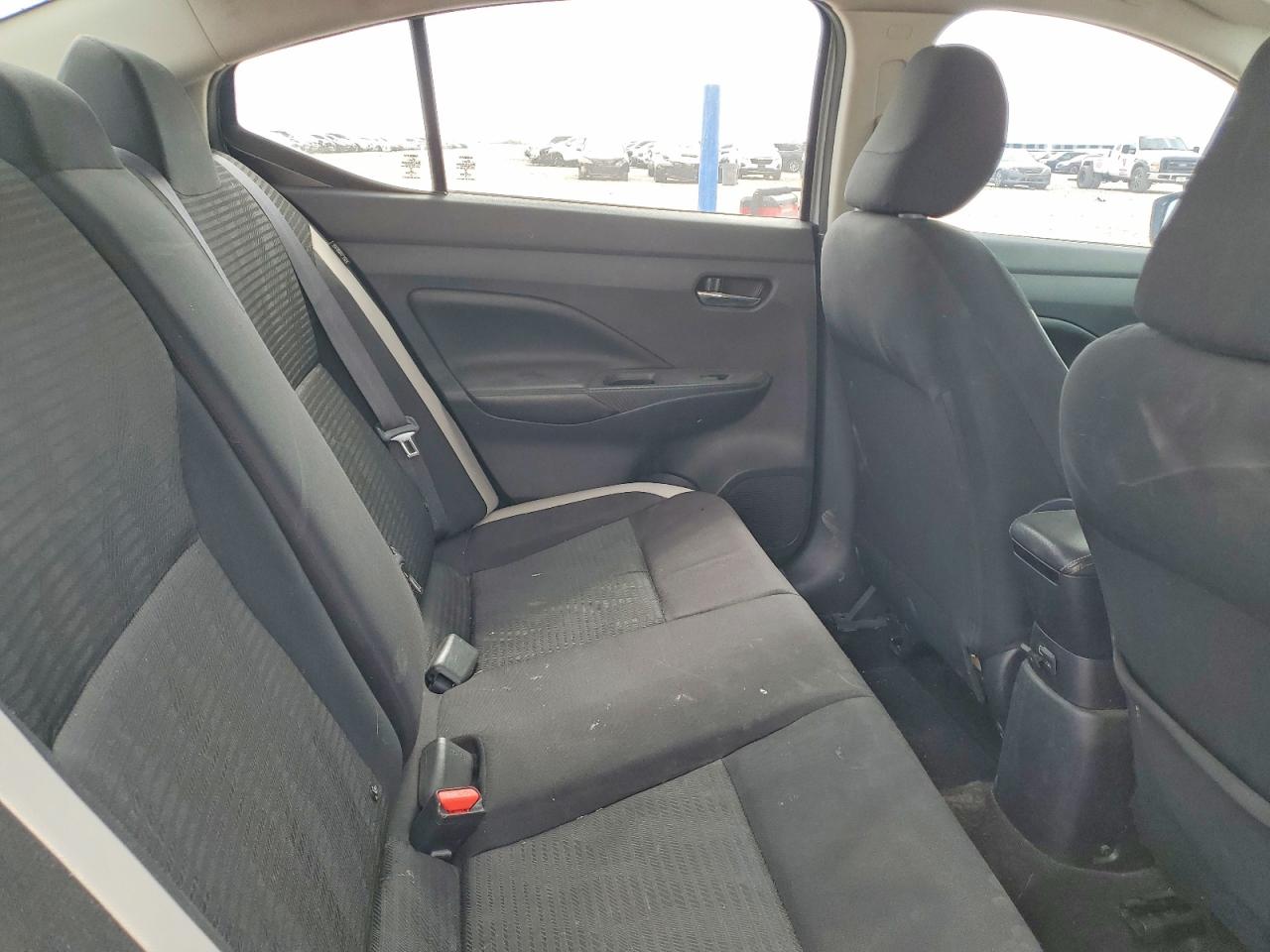 2020 NISSAN VERSA SV photo 10