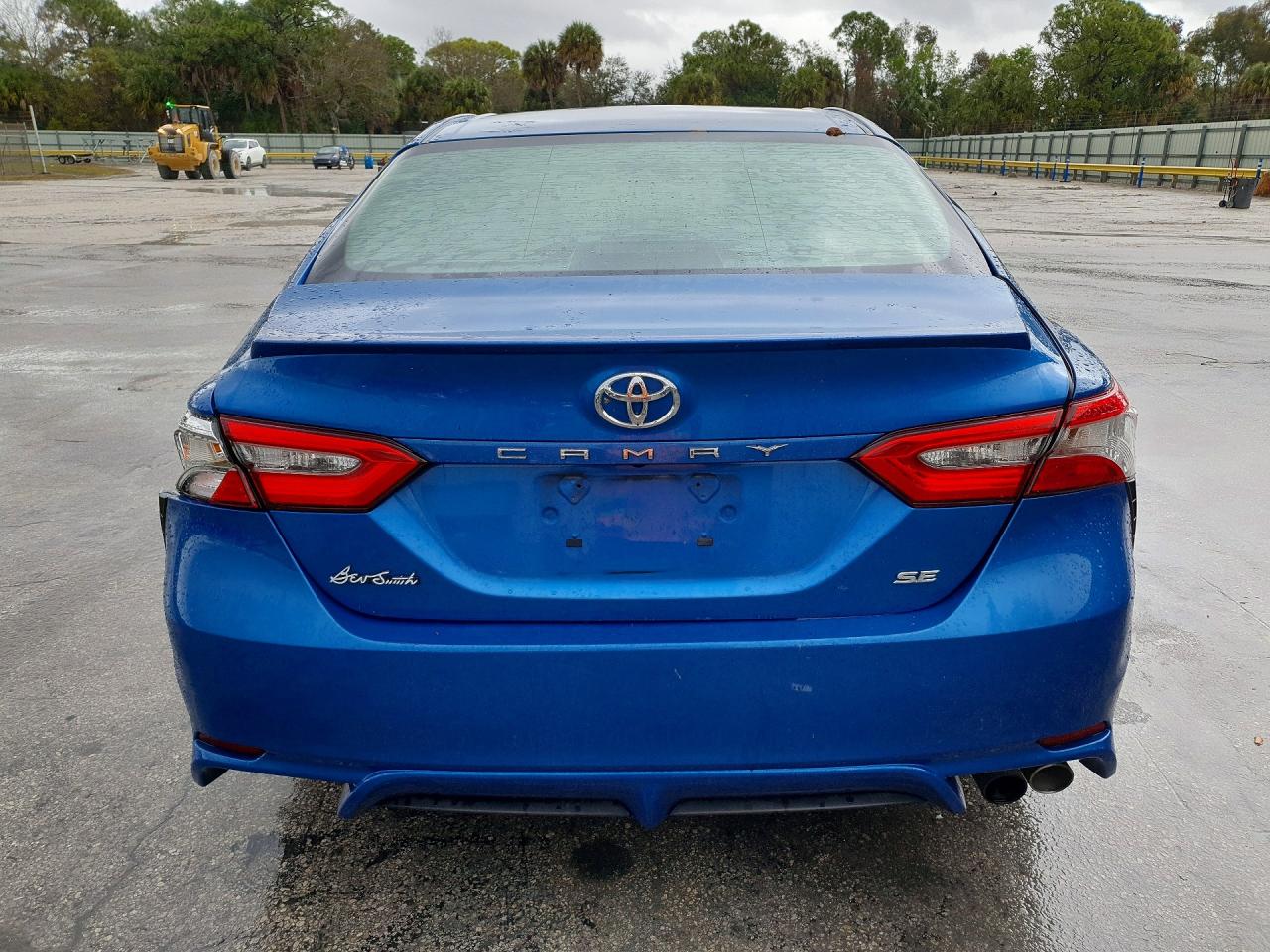 2018 TOYOTA CAMRY SE photo 6