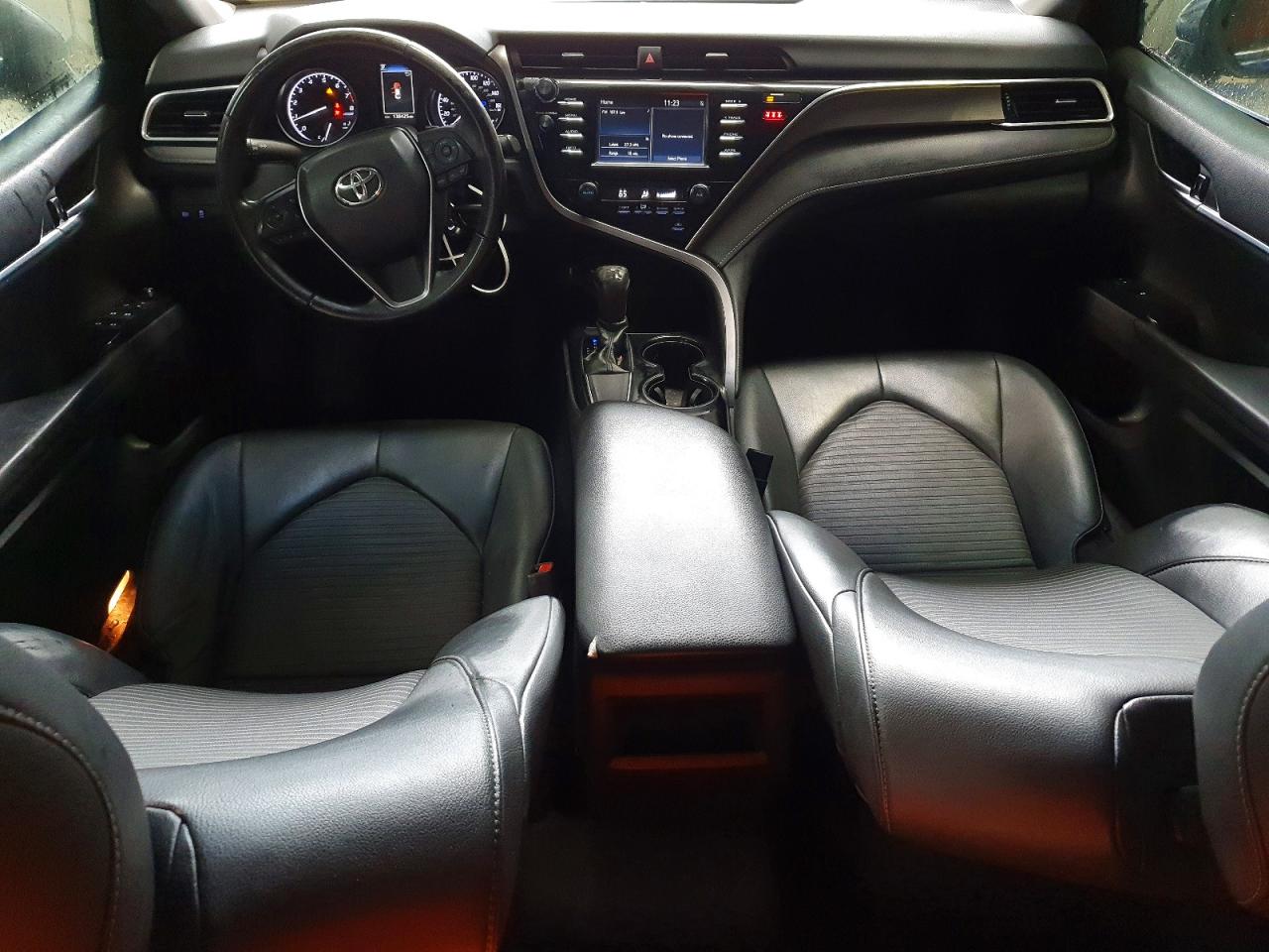 2018 TOYOTA CAMRY SE photo 8