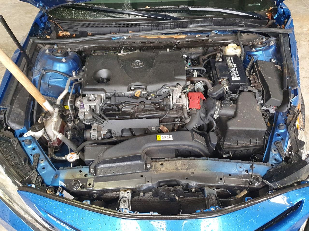 2018 TOYOTA CAMRY SE photo 11