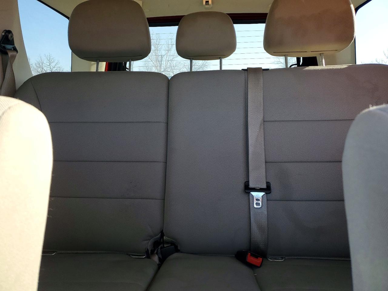 2010 FORD ESCAPE XLT photo 28