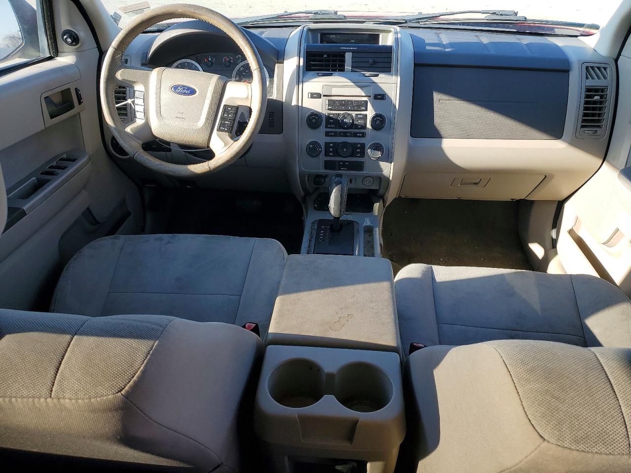 2010 FORD ESCAPE XLT photo 22