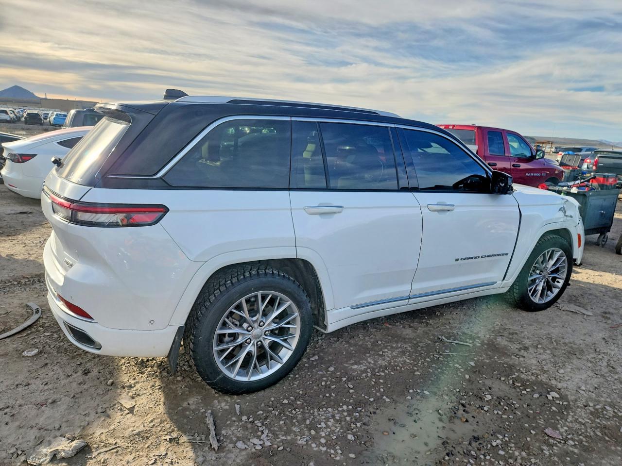 2023 JEEP GRAND CHEROKEE SUMMIT 4XE photo 5