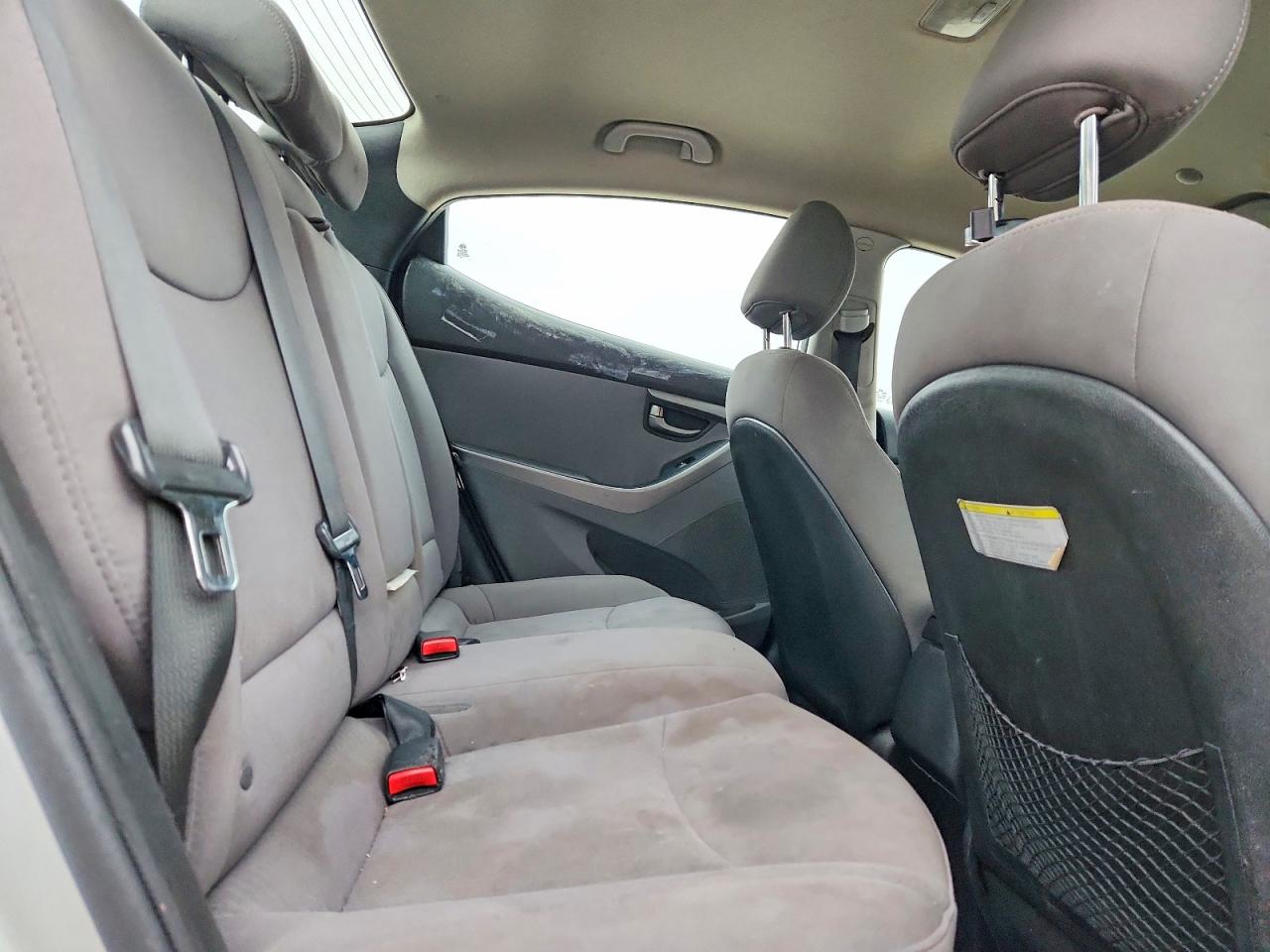 2016 HYUNDAI ELANTRA SE photo 10