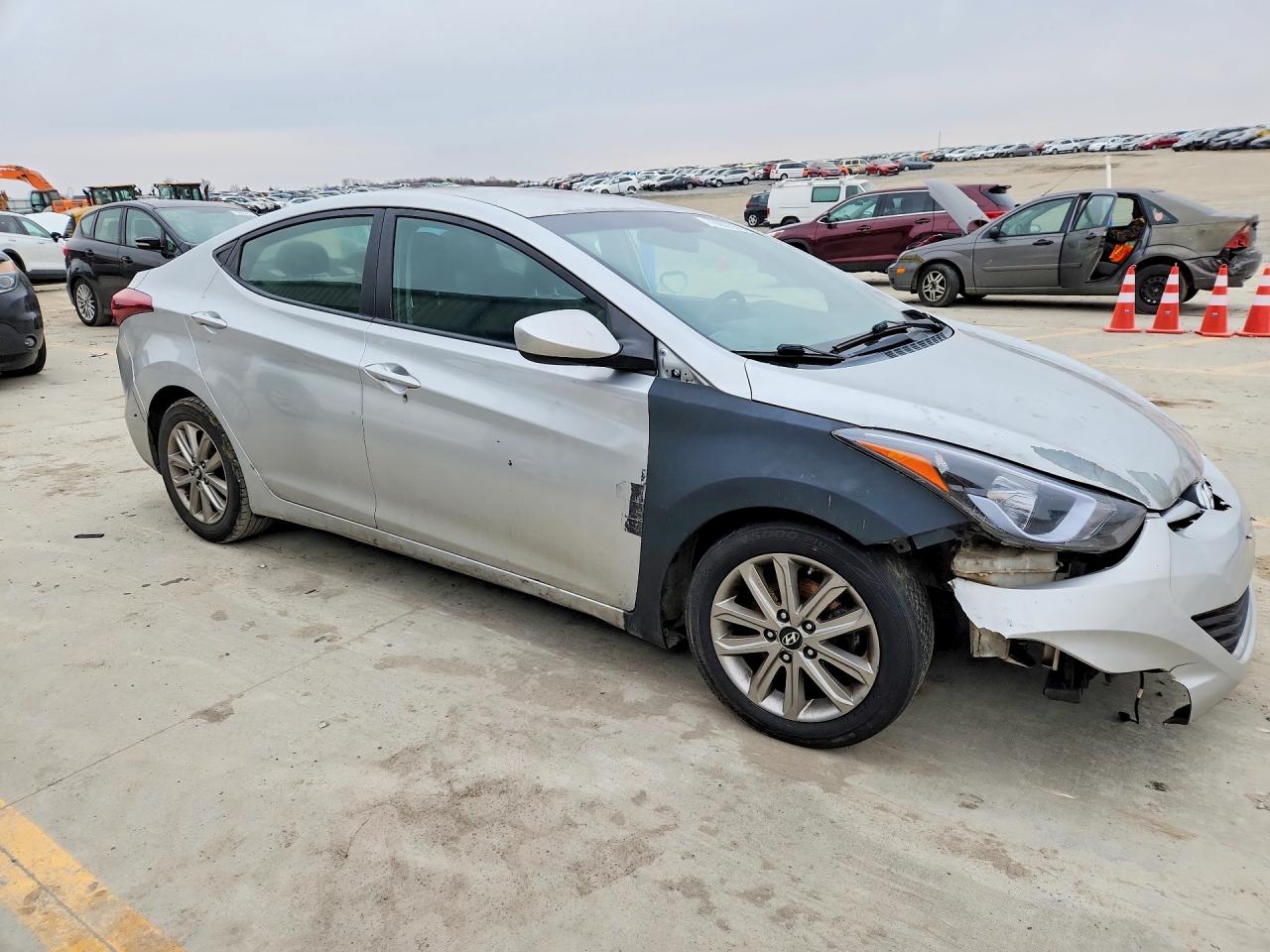 2016 HYUNDAI ELANTRA SE photo 4