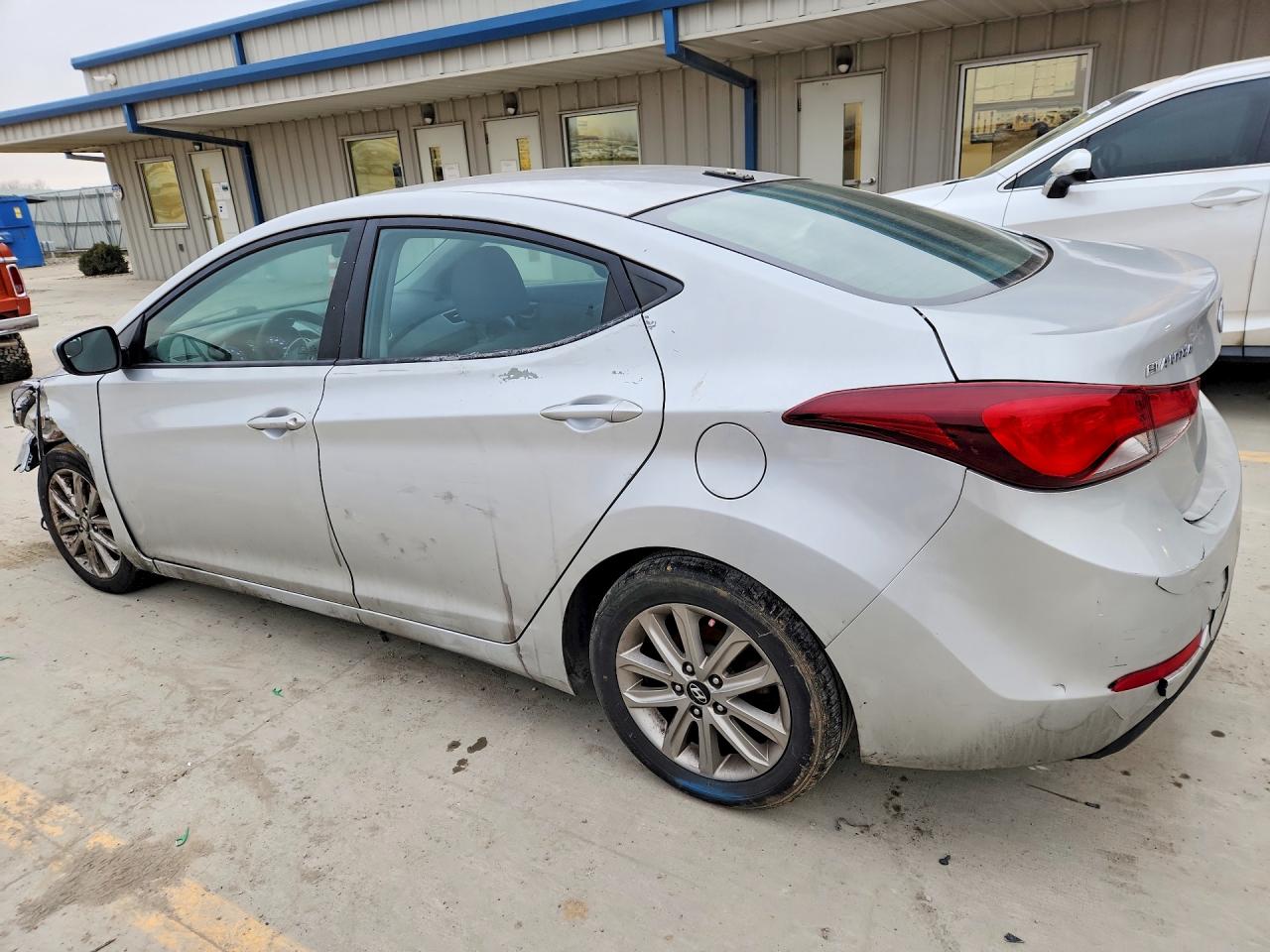 2016 HYUNDAI ELANTRA SE photo 2