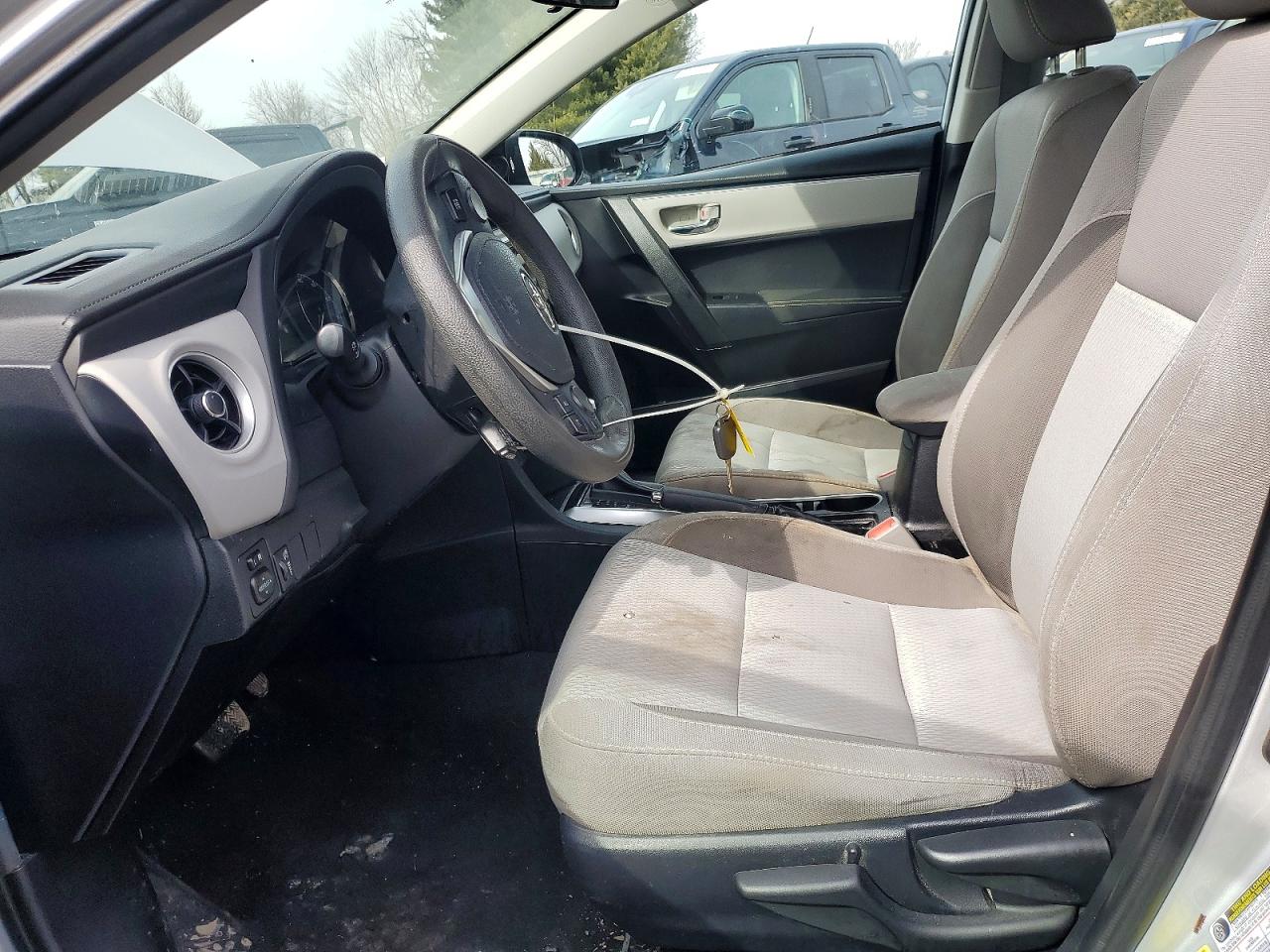 2017 TOYOTA COROLLA LE photo 19