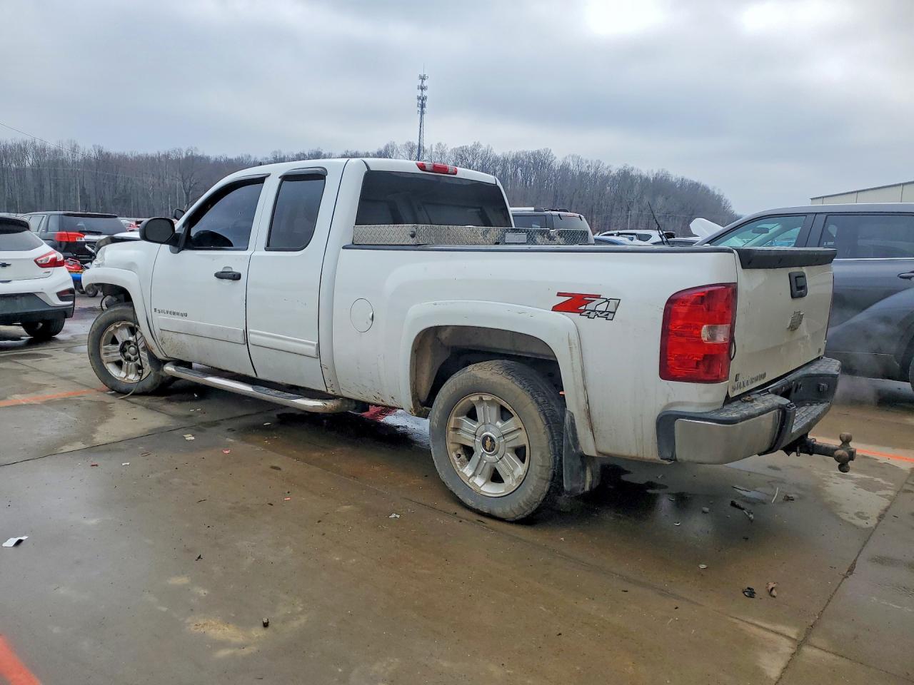 2009 CHEVROLET SILVERADO K1500 LT photo 3