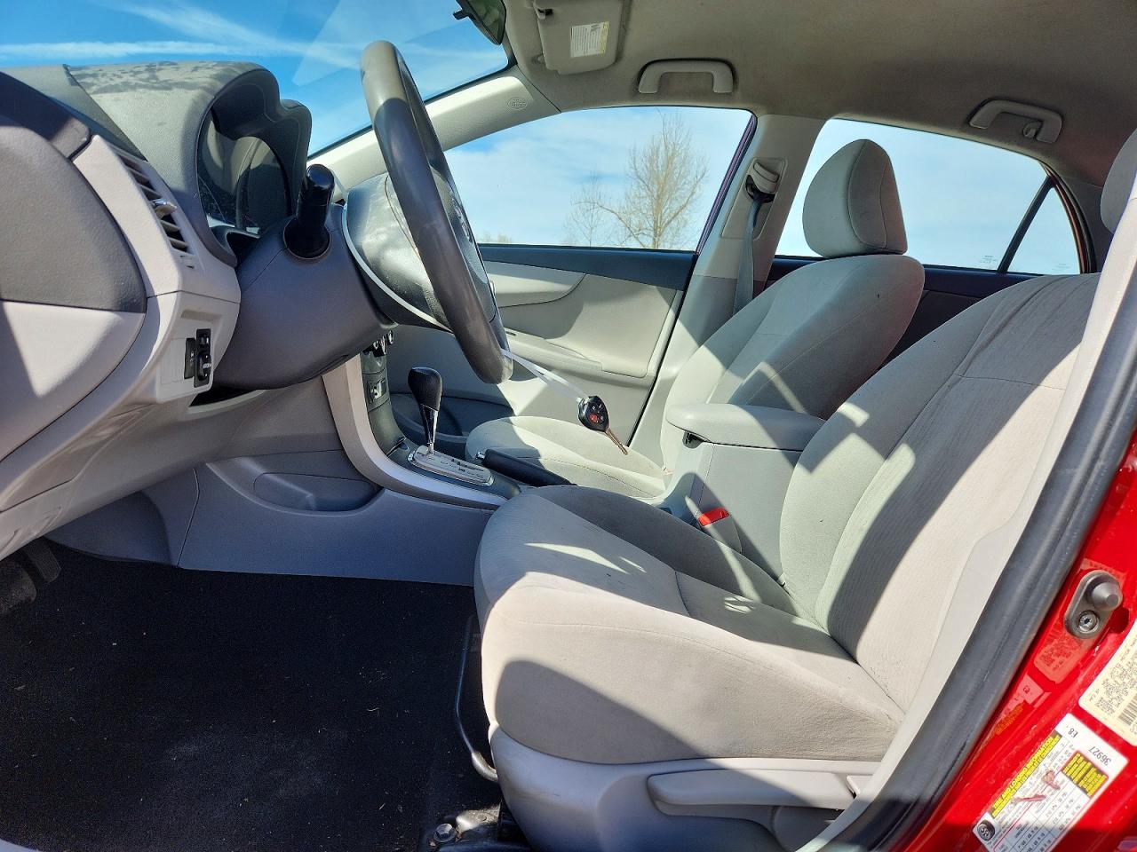 2010 TOYOTA COROLLA LE photo 13