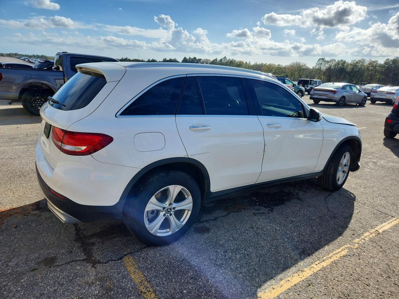2018 MERCEDES-BENZ GLC 300 photo 3