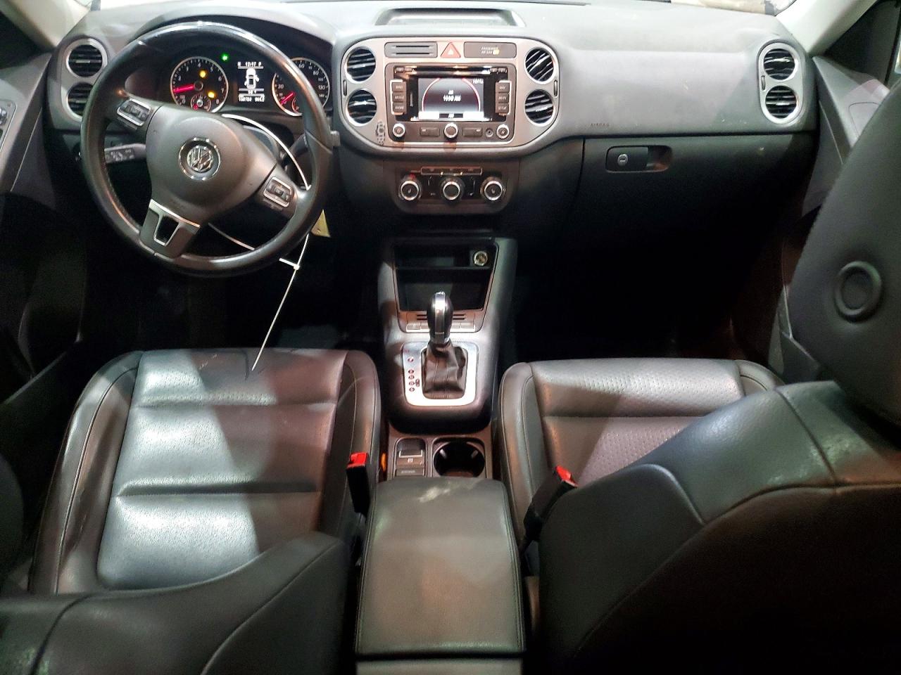 2011 VOLKSWAGEN TIGUAN S photo 8