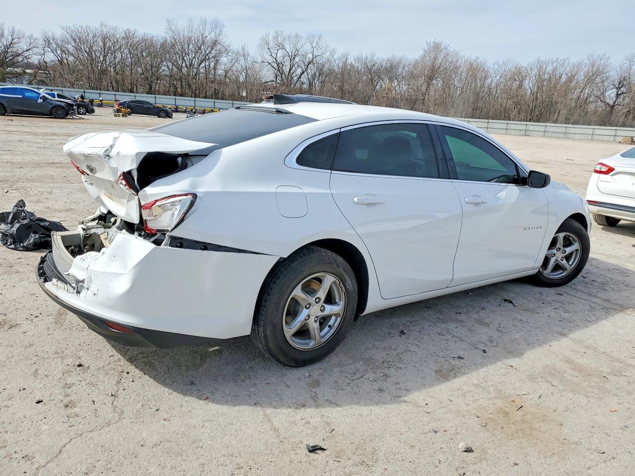 2018 CHEVROLET MALIBU LS photo 3