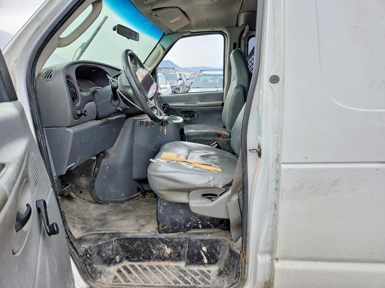 2004 FORD ECONOLINE E250 VAN photo 7