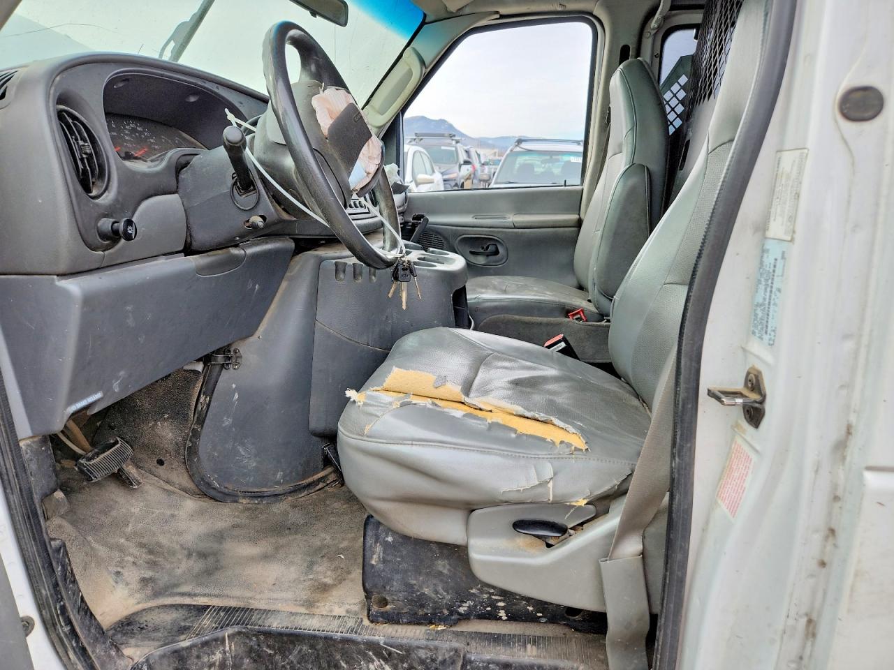 2004 FORD ECONOLINE E250 VAN photo 12