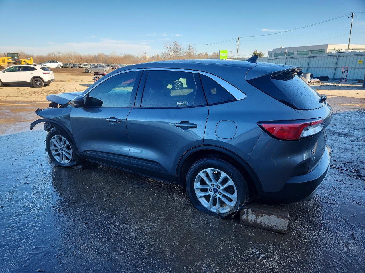 2022 FORD ESCAPE SE photo 2
