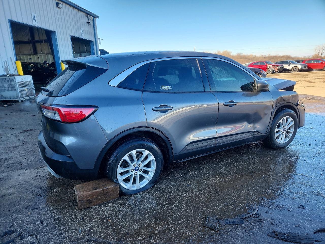 2022 FORD ESCAPE SE photo 3