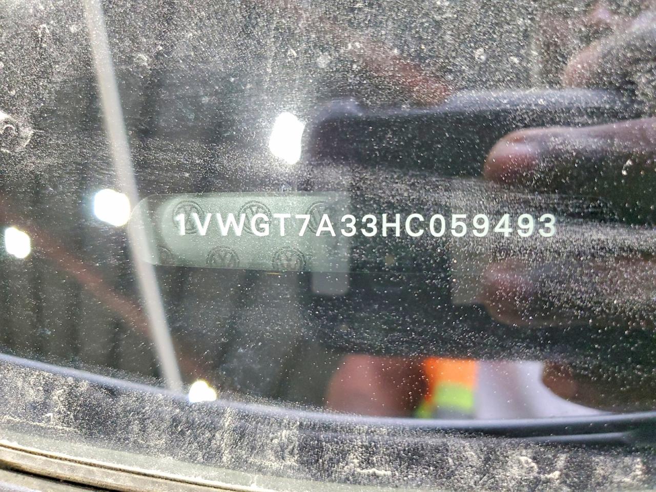 2017 VOLKSWAGEN PASSAT photo 12