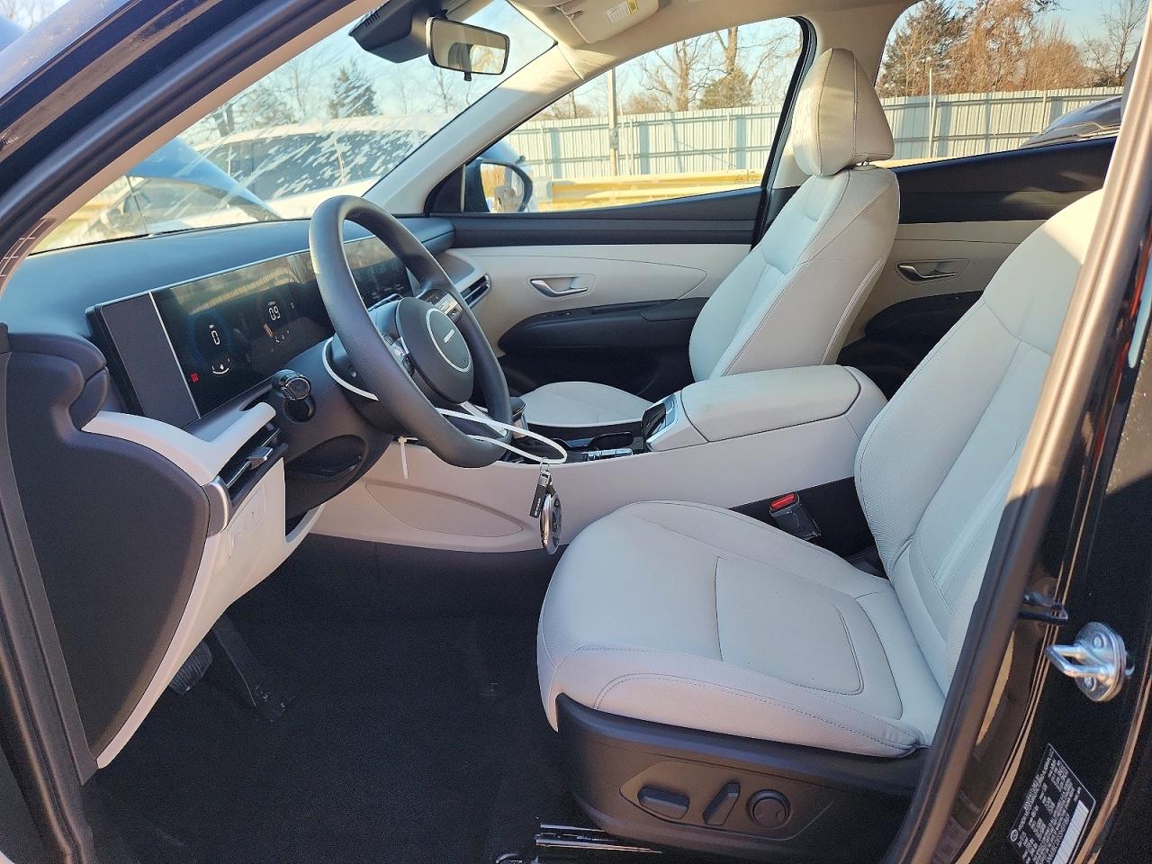 2025 HYUNDAI TUCSON SEL photo 13