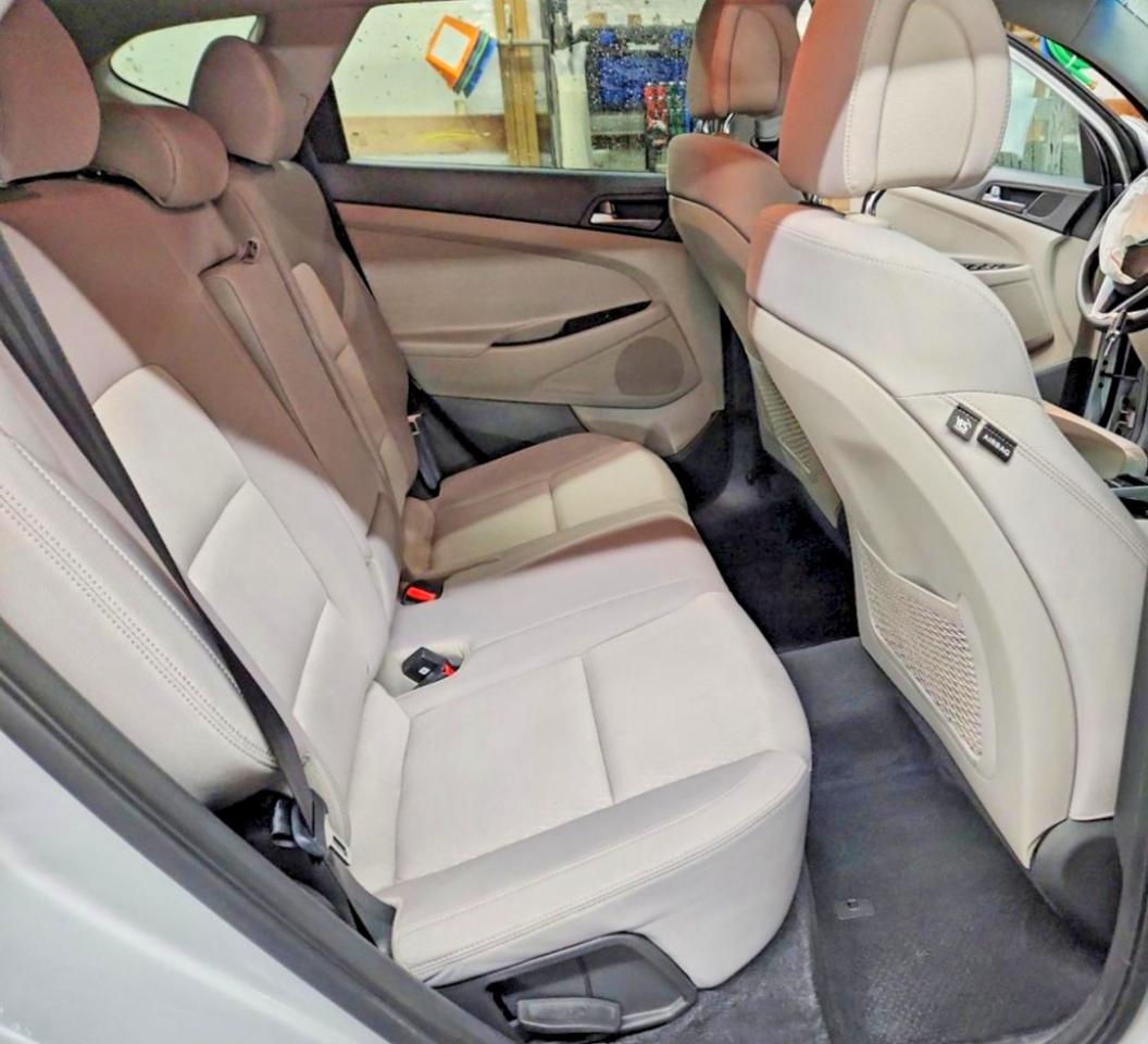 2017 HYUNDAI TUCSON SE photo 11