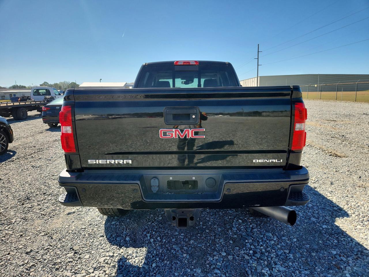 2015 GMC SIERRA K2500 DENALI photo 6